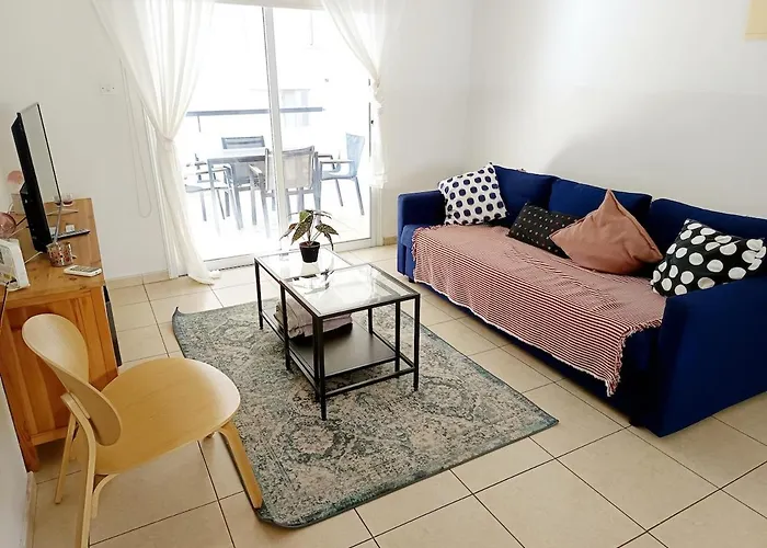 Center Walking To The 2 Bedrooms