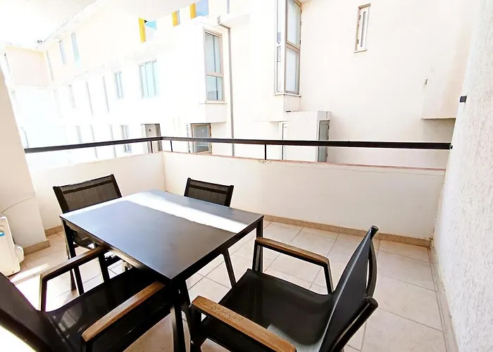 Center Walking To The 2 Bedrooms Апартаменты Ларнака