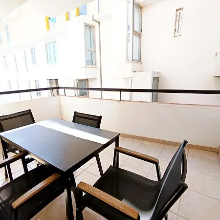 Center Walking To The 2 Bedrooms Apartament Larnaca